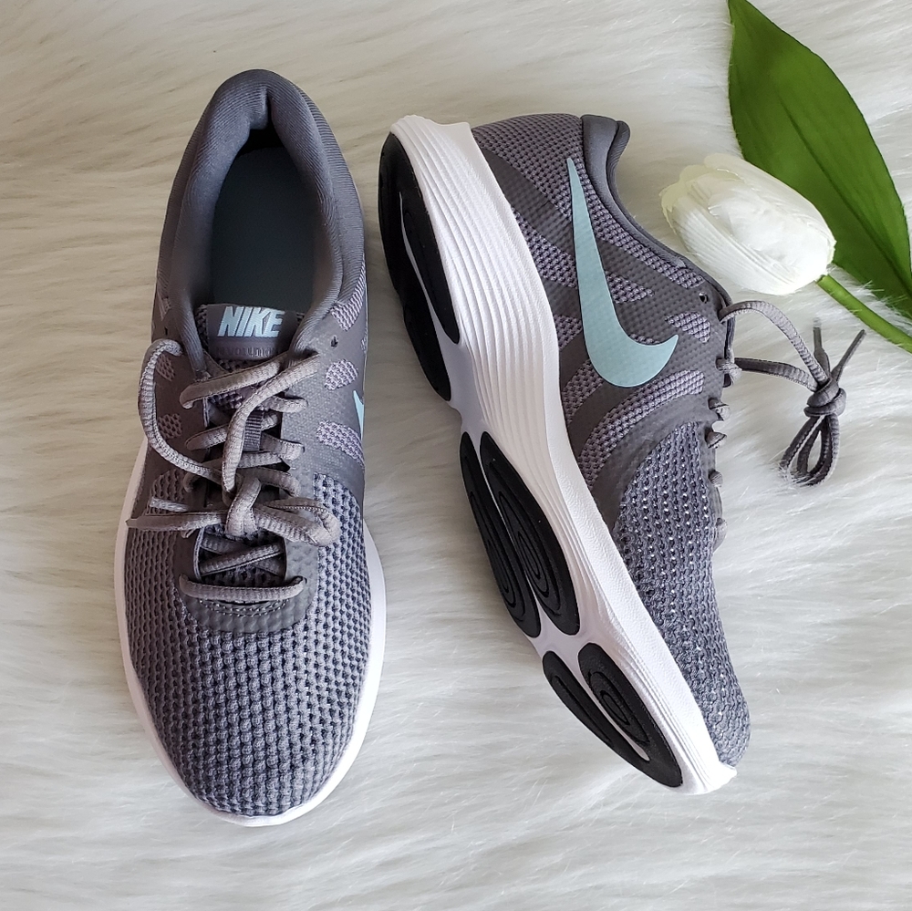 NIKE WOMEN'S SHOES SIZE 8 WIDE - Picture 1 of 7